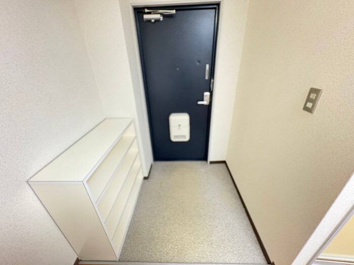 物件内観写真13　(玄関)