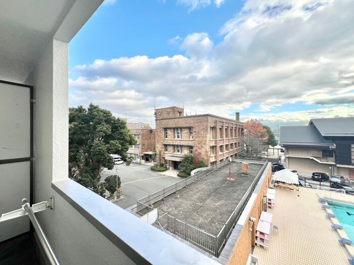 物件内観写真14　(室内からの展望)