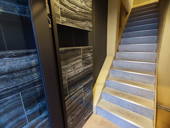 物件外観写真4　(エントランス部分)