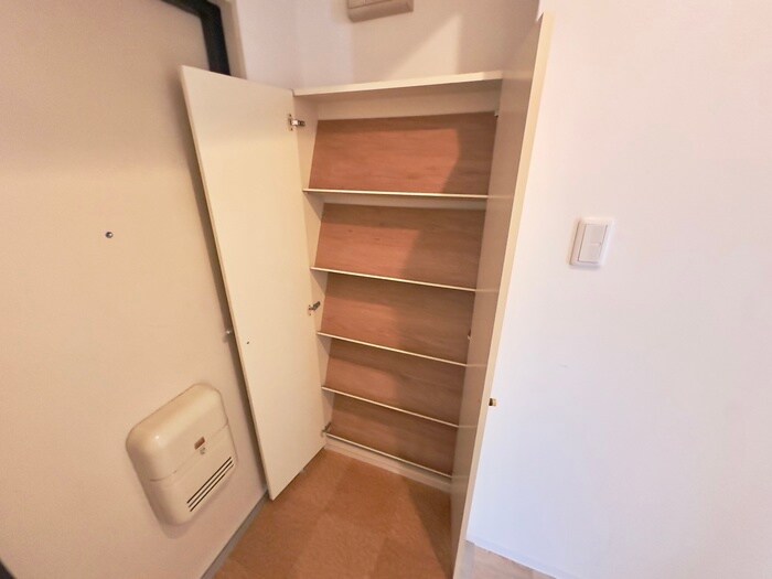 物件内観写真18　(靴箱)