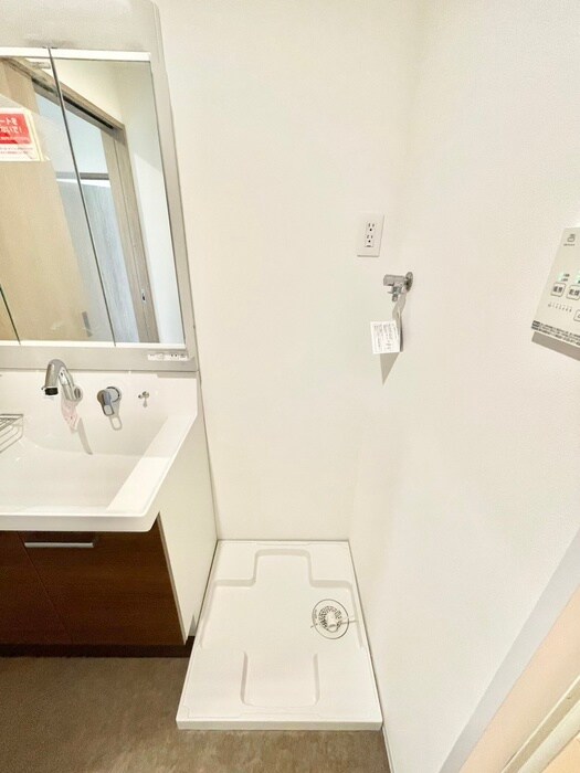 物件内観写真11　(洗濯機置場)