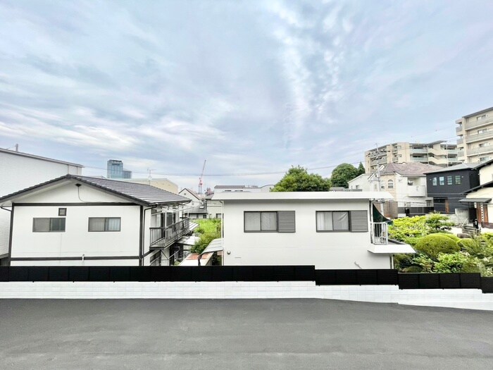 物件内観写真18　(室内からの展望)