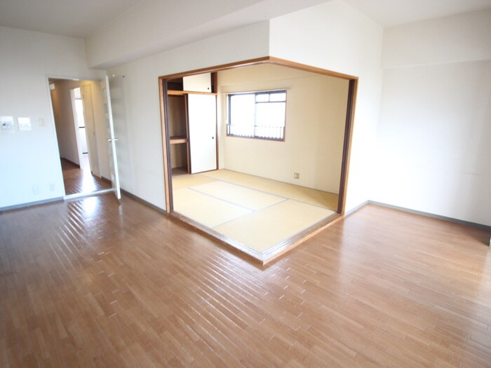 物件内観写真9　(居室)