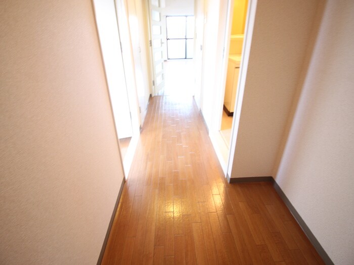物件内観写真18　(廊下)