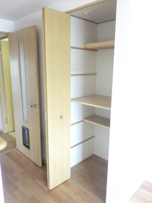 物件内観写真15　(収納)