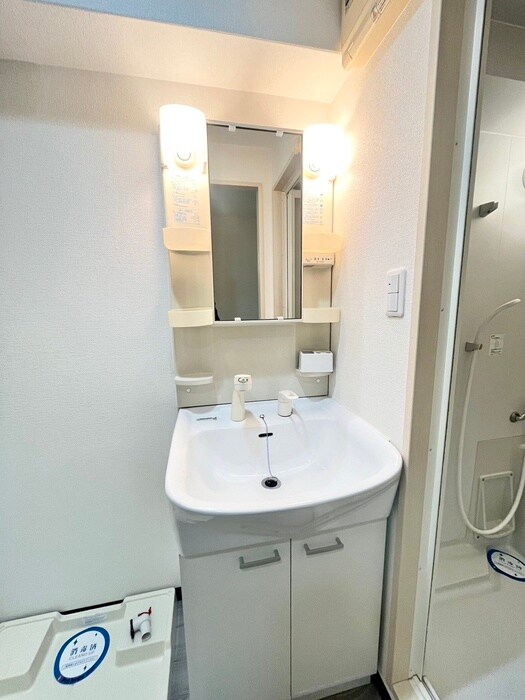 物件内観写真11　(洗面)