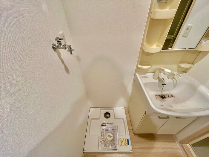 物件内観写真14　(洗濯機置場)