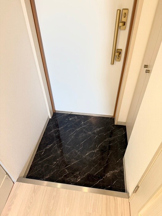 物件内観写真17　(玄関)