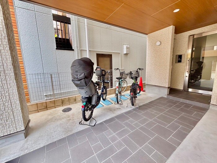 物件外観写真6　(駐輪場)