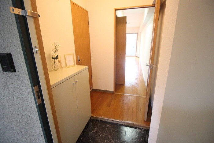 物件内観写真4　(廊下)