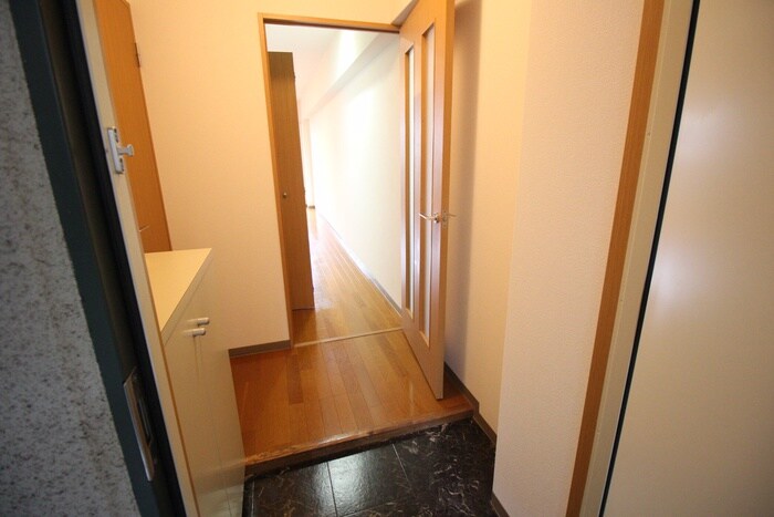 物件内観写真5　(廊下)