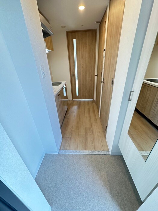 物件内観写真7　(玄関)