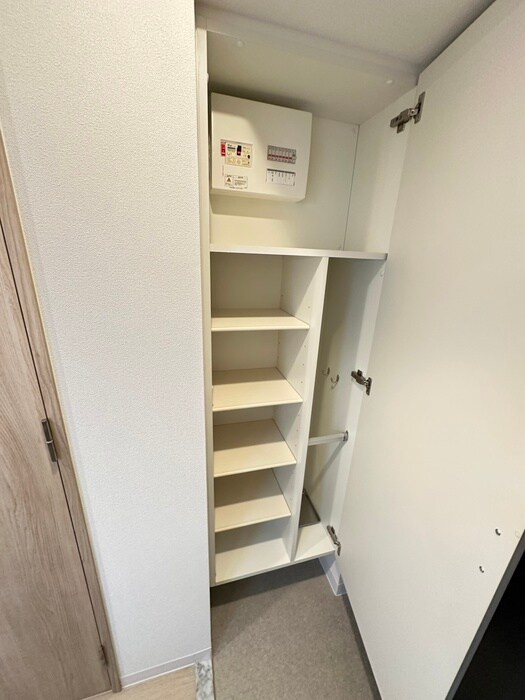 物件内観写真8　(靴箱)