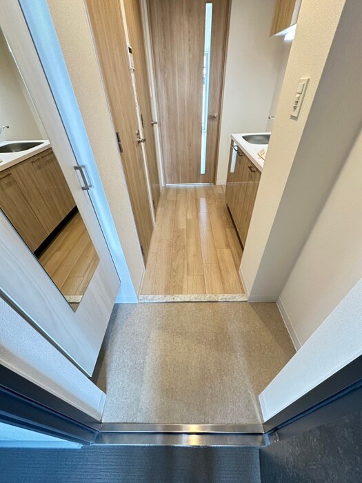 物件内観写真7　(玄関)