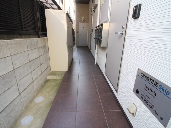 物件外観写真6　(エントランス部分)