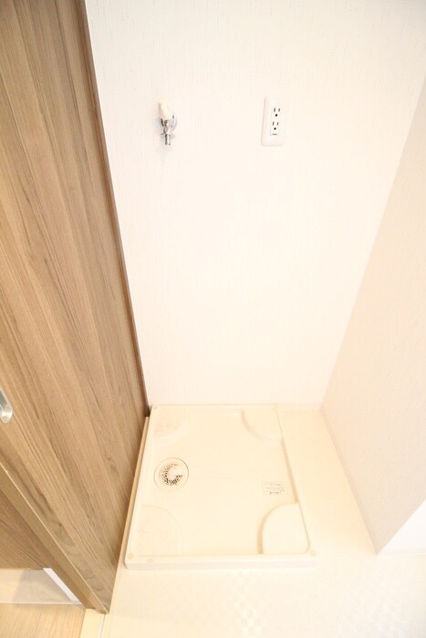 物件内観写真12　(洗濯機置場)