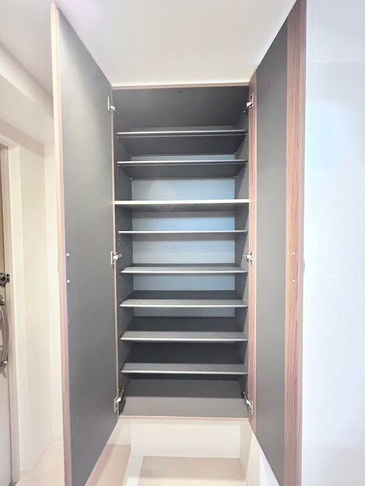 物件内観写真14　(靴箱)