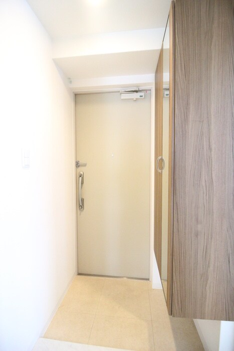 物件内観写真16　(玄関)