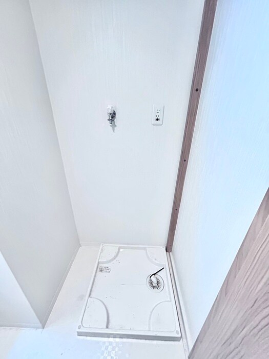 物件内観写真16　(洗濯機置場)