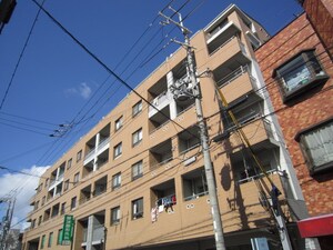 コルナス西館外観写真