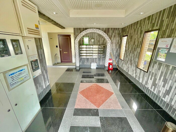 物件外観写真5　(エントランス部分)