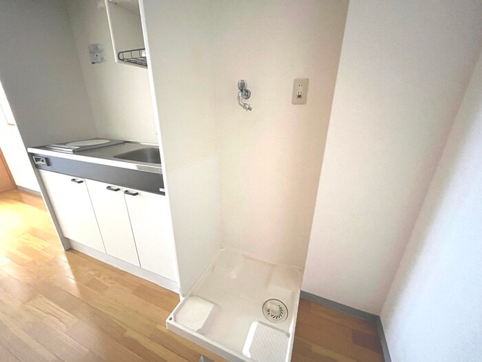 物件内観写真10　(洗濯機置場)