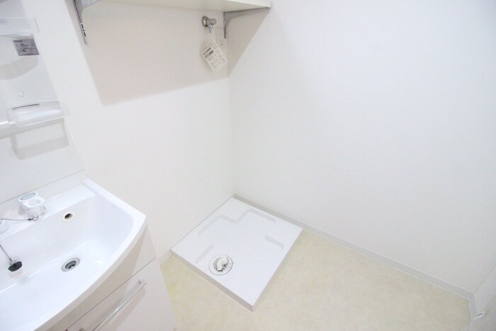 物件内観写真10　(洗濯機置場)