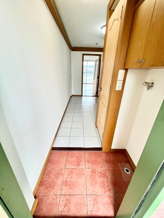 物件内観写真7　(玄関)