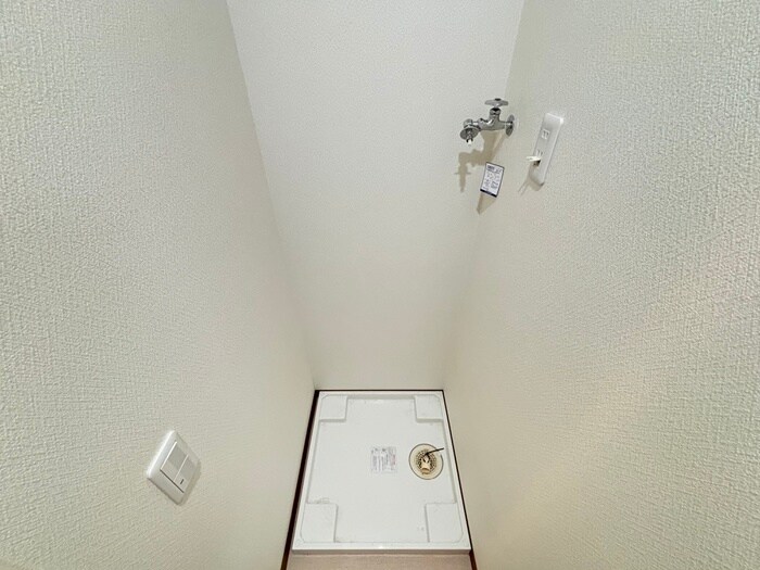 物件内観写真18　(洗濯機置場)