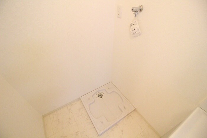 物件内観写真11　(洗濯機置場)