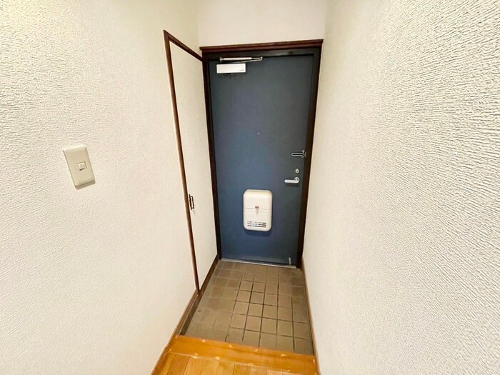 物件内観写真15　(玄関)