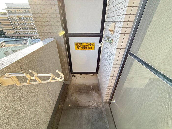 物件内観写真13　(洗濯機置場)