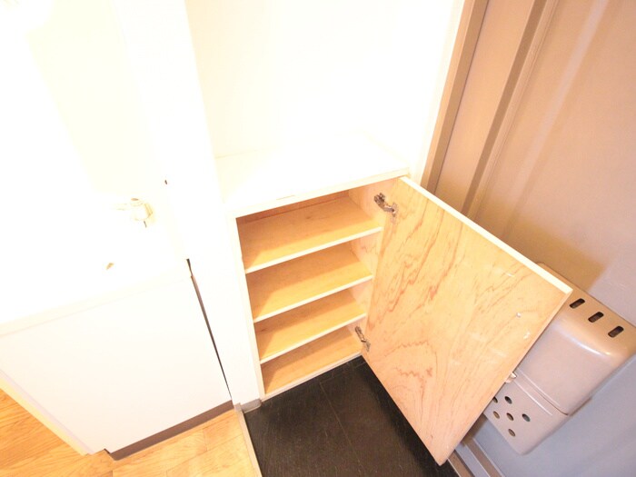 物件内観写真18　(靴箱)