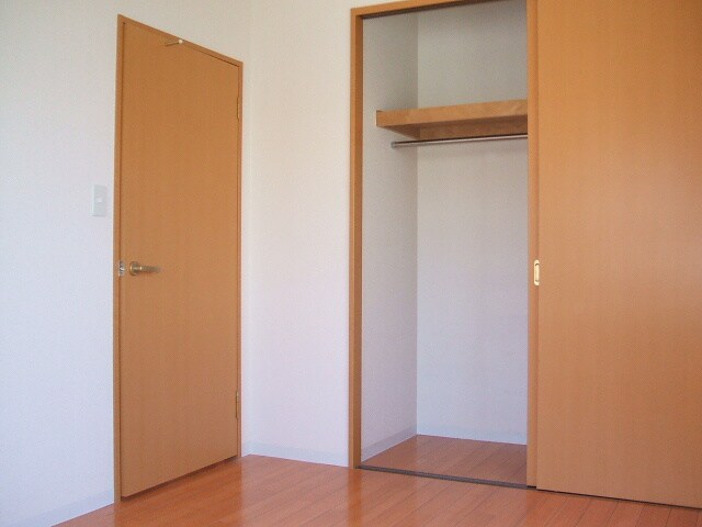 物件内観写真12　(収納)