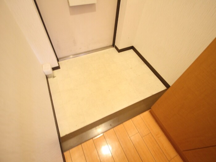 物件内観写真14　(玄関)