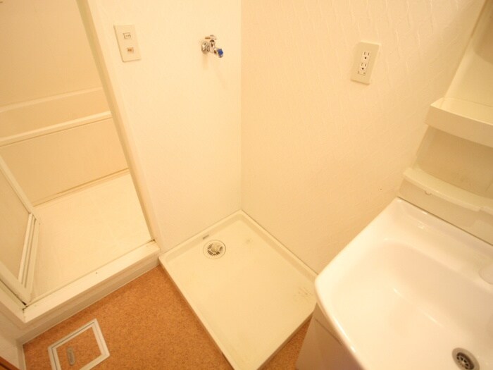 物件内観写真15　(洗濯機置場)