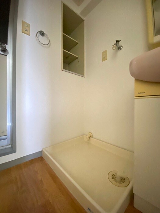 物件内観写真14　(洗濯機置場)