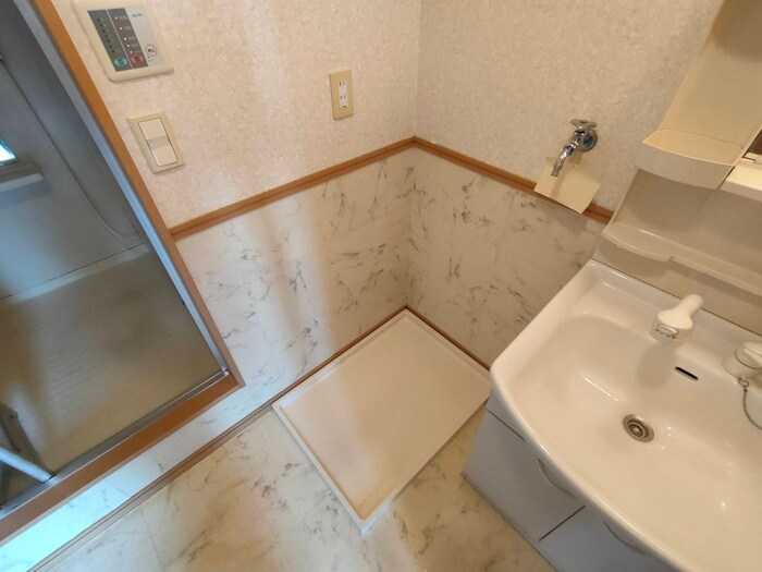 物件内観写真7　(洗濯機置場)