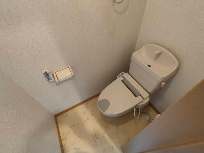 物件内観写真15　(トイレ)