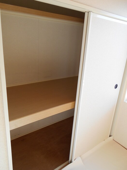物件内観写真11　(収納)
