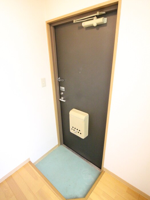 物件内観写真12　(玄関)