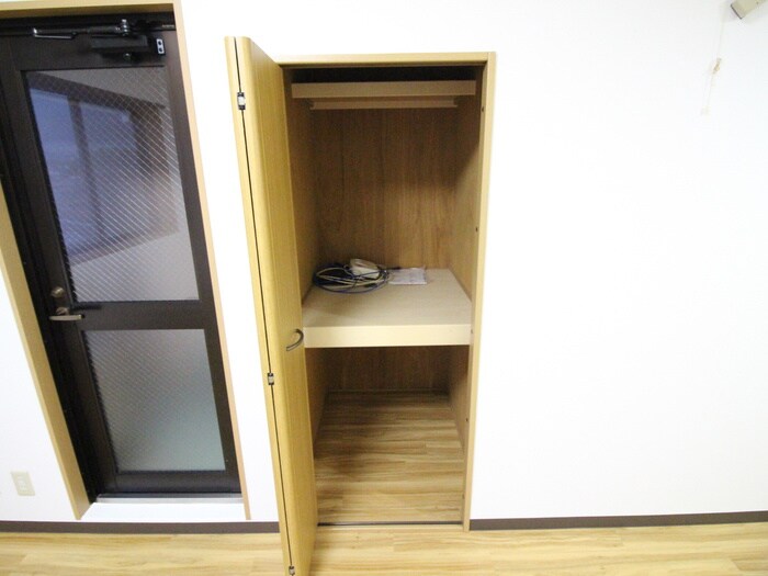 物件内観写真12　(収納)