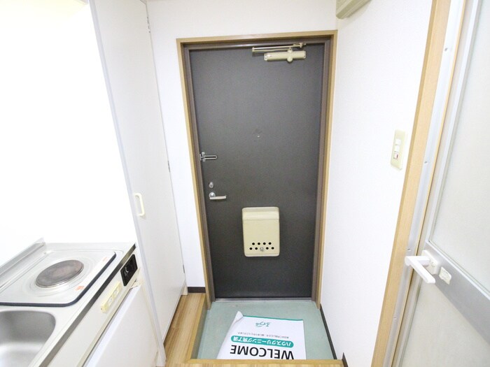 物件内観写真13　(玄関)