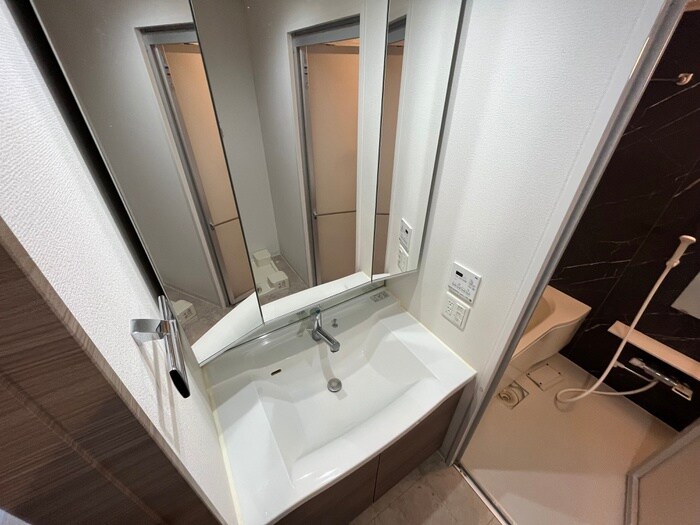 物件内観写真8　(洗面)