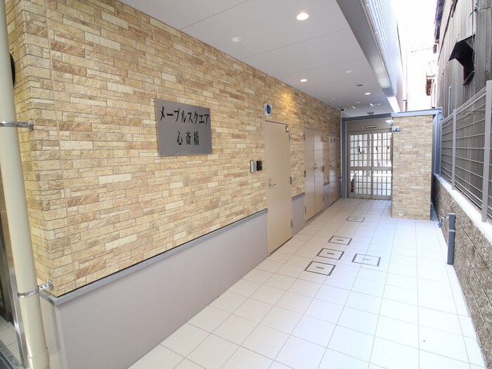 物件外観写真4　(エントランス部分)