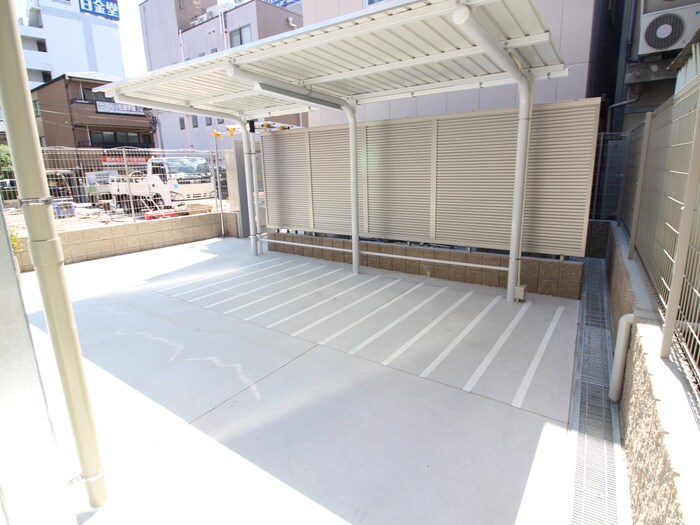 物件外観写真5　(駐輪場)