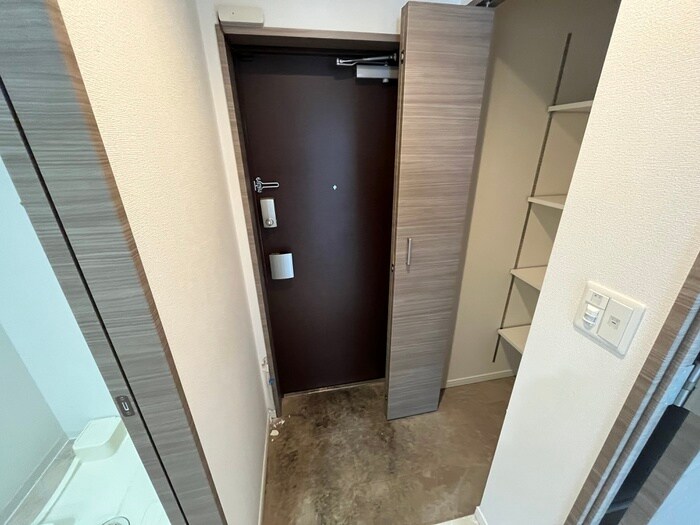 物件内観写真14　(玄関)