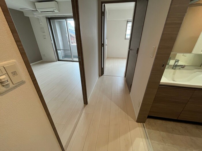 物件内観写真16　(廊下)