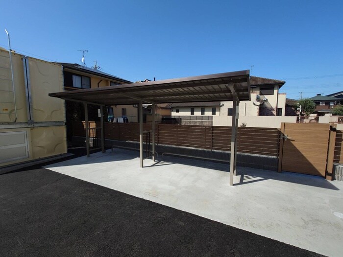 物件外観写真4　(駐輪場)