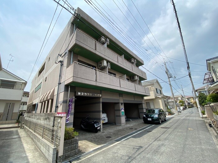 物件外観写真2　(駐車場)